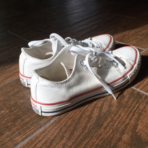 White Low Top Chuck Taylor All Star Converse - Picture 1 of 4